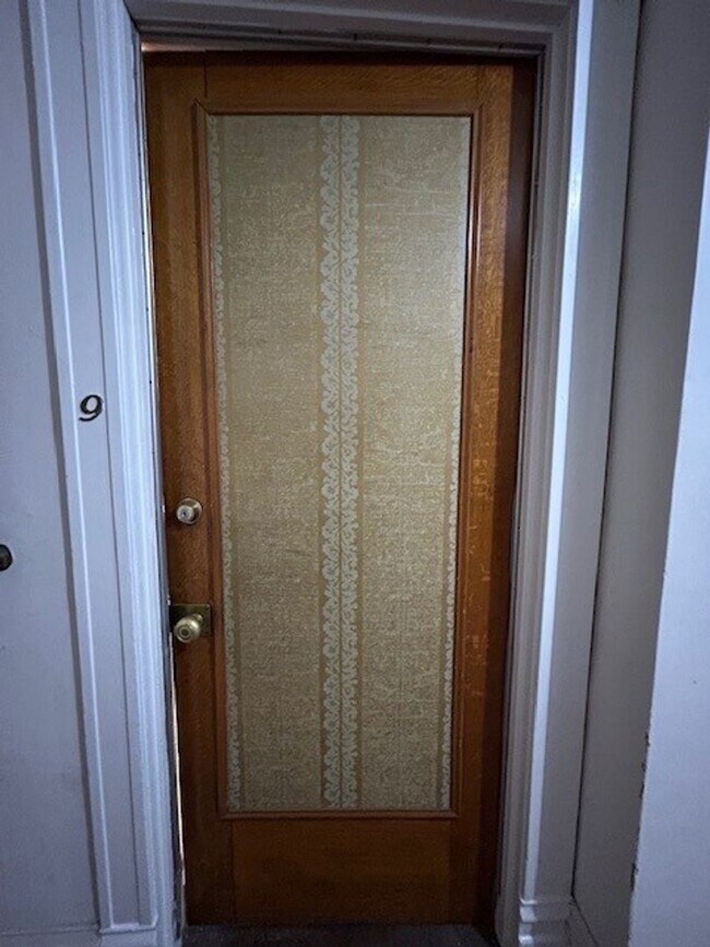 Foto del edificio - Spacious Remodeled 1 Bedroom conveniently ...