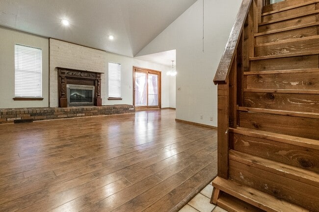 Photo - 1251 Kingston Rd House