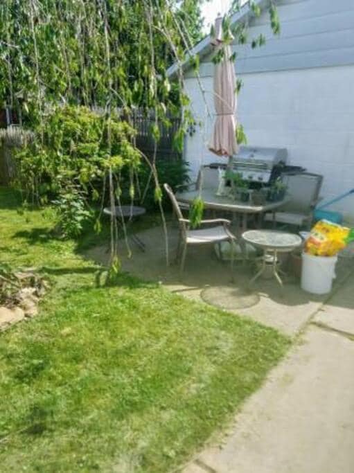 Building Photo - 270 Bates St.