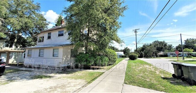 Building Photo - 392 W Minneola Ave