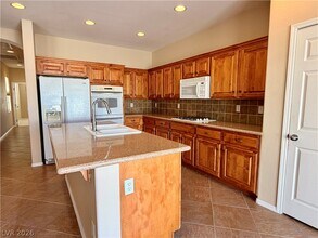 Building Photo - 9230 Sapphire Hills Ct