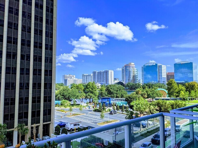 Foto del edificio - 150 E Robinson St