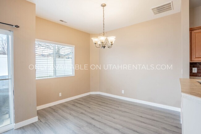 Building Photo - 12748 S Timber Run Dr