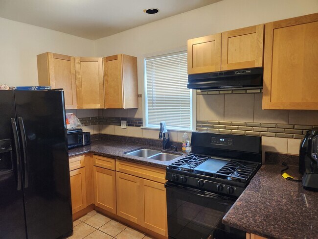 Foto del edificio - 1710 N Meade Ave