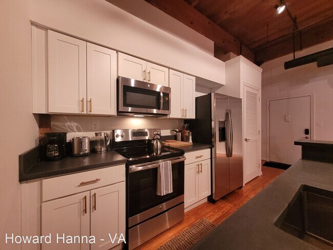 Building Photo - 1 br, 1 bath House - 230 W. Tazewell Stree...
