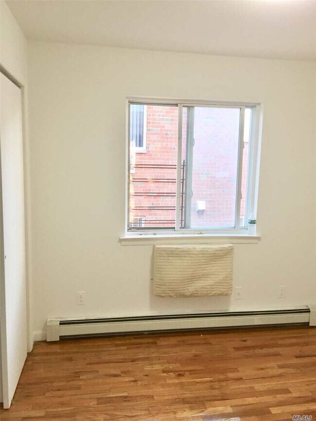 Building Photo - 61-45-61160 160th St