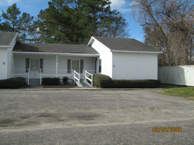 Building Photo - 212 Pinckney St S
