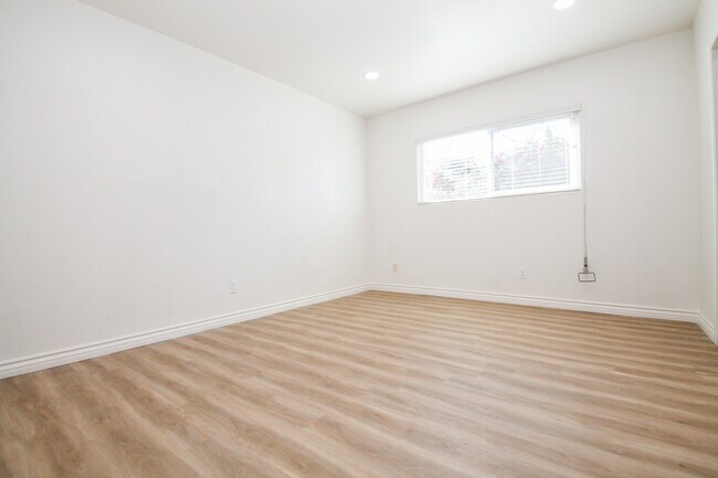 Building Photo - 6745 Coldwater Canyon Ave