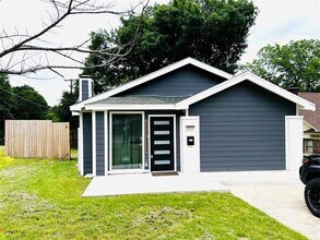 Building Photo - 2859 W Brooklyn Ave