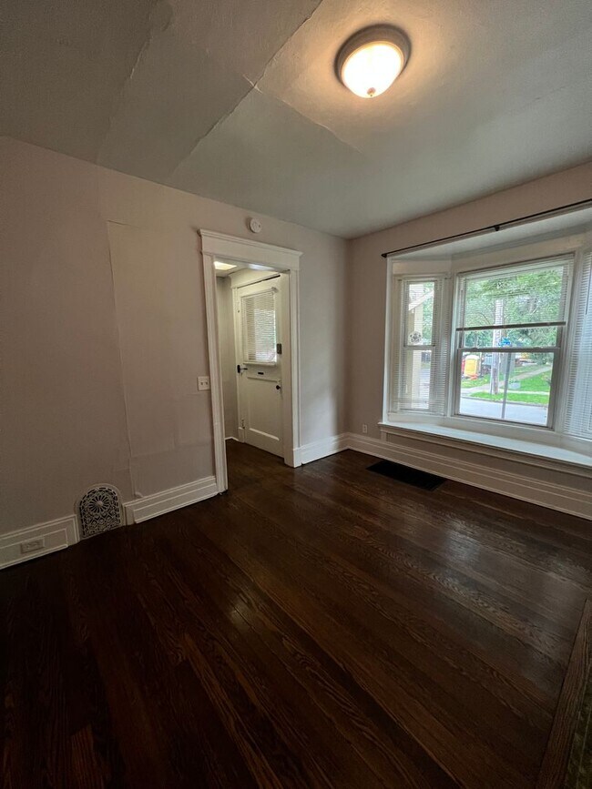 Building Photo - 505 Meigs St
