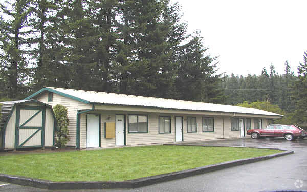 Primary Photo - Alpine View Apartments