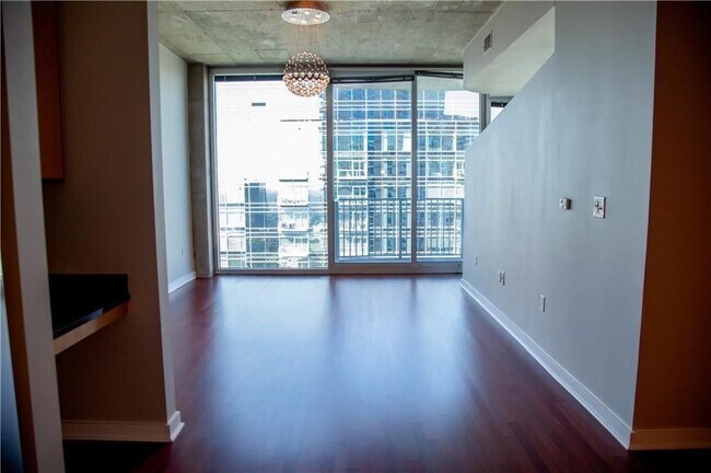 Foto del edificio - 400 W Peachtree St NW