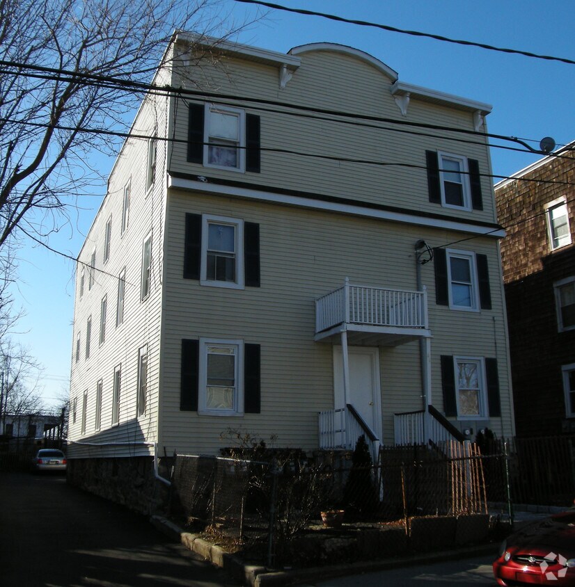 Building Photo - 44 Taff Ave