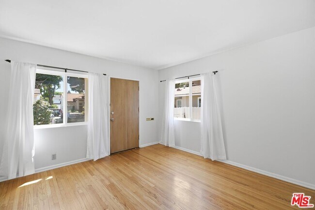 Foto del edificio - 4142 Lincoln Ave