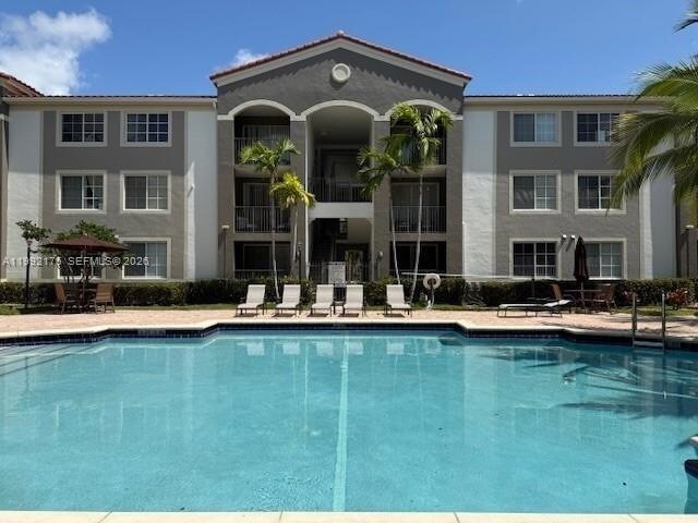 Foto del edificio - 6831 SW 44th St