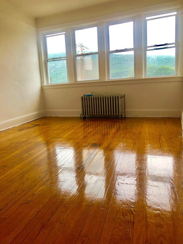 17 Market St, Ellenville, NY 12428 Apartments in Ellenville, NY