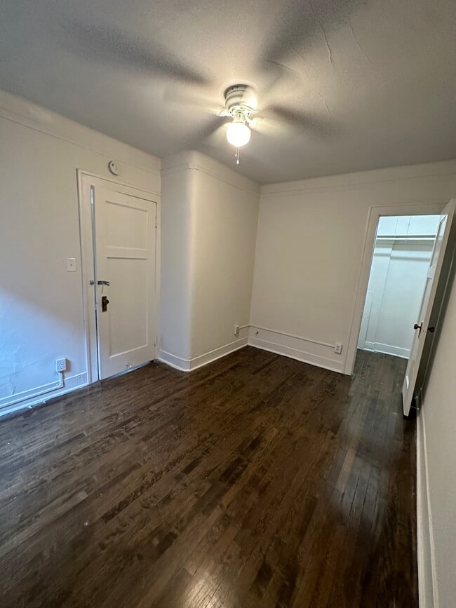 Building Photo - La Shall