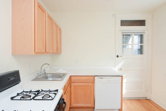 Building Photo - 4325 N Francisco Ave