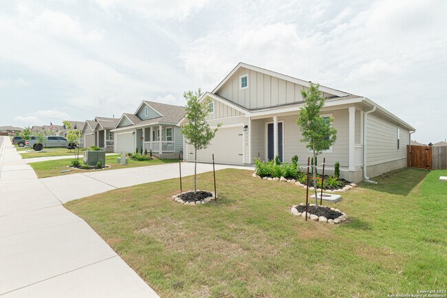 Foto del edificio - 5352 Forbs Ln