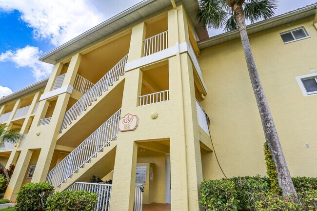 Building Photo - ***NORTH NAPLES****KEY ROYAL***UNFURNISHED...