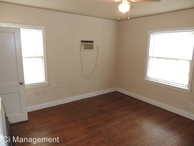 Building Photo - 2212 N Fitzhugh Ave