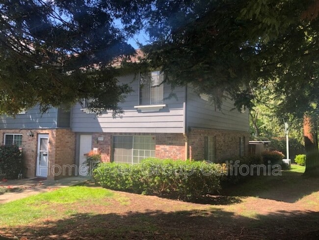 Building Photo - 3933 Oak Villa Cir