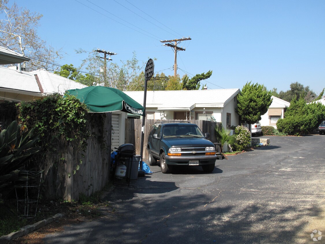 Foto del edificio - 3815 Orangedale Ave