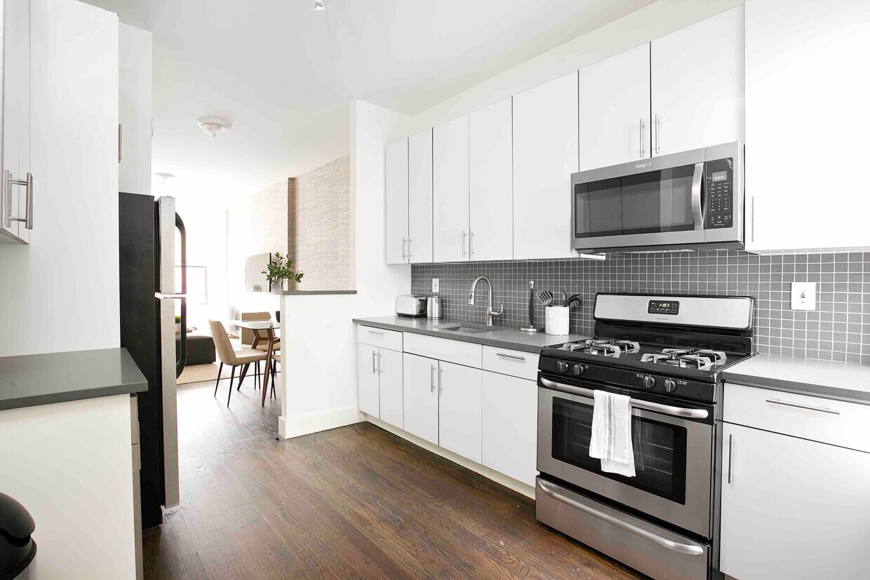 Primary Photo - 53 Hart St