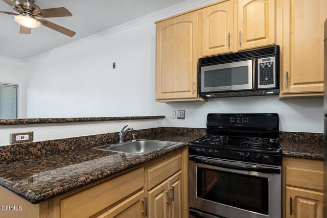 Building Photo - 300 N El Molino Ave