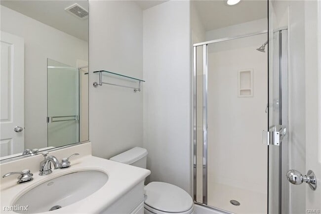 Building Photo - 4 br, 3 bath Condo - 119 White Flower
