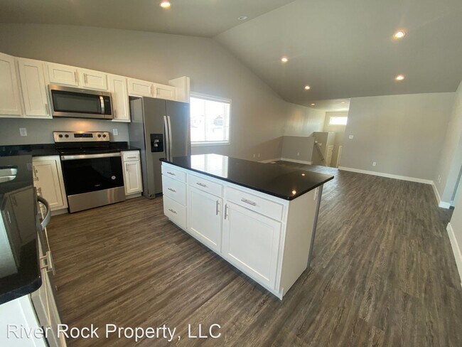 Building Photo - 3 br, 2 bath House - 6733 72nd Avenue South
