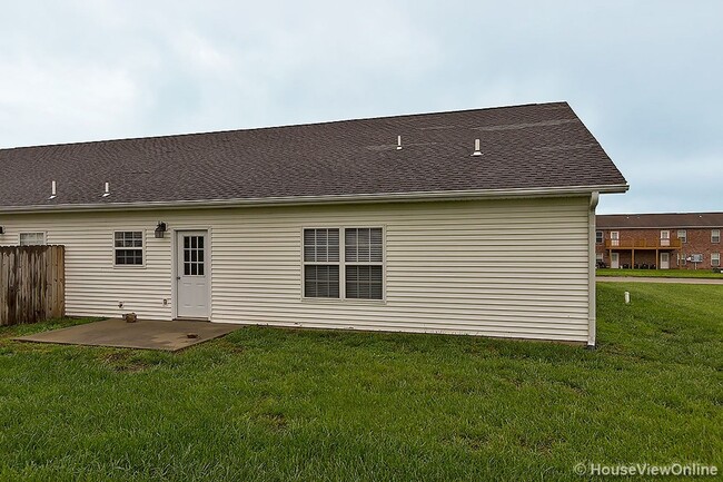 Building Photo - Duplex in Cape Girardeau