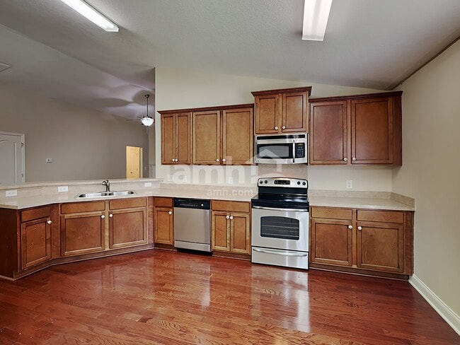Foto del edificio - 1762 Woods Ln