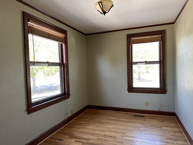 Building Photo - 673 N 27th St