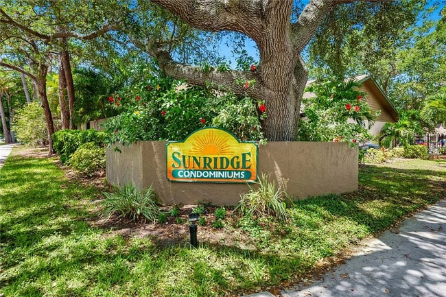 Foto del edificio - 979 Sunridge Dr
