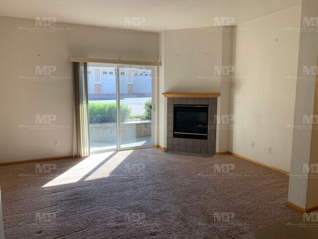 Foto del edificio - 3945 Landings Dr