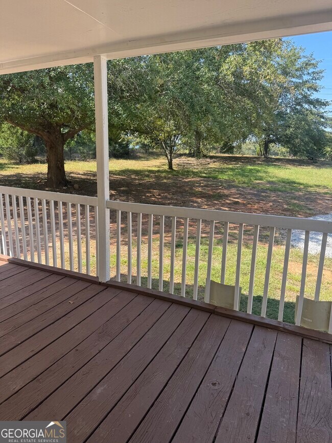 Foto del edificio - 400 Tunis Rd