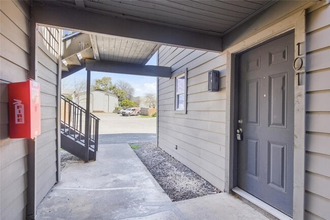 Foto del edificio - 2707 Windswept Cove