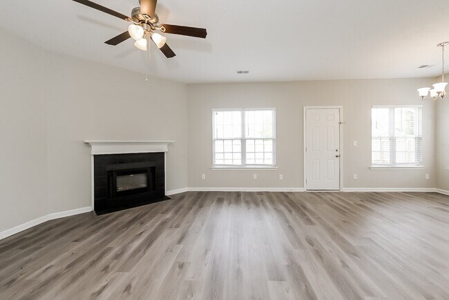 Building Photo - 145 Gross Lake Pkwy