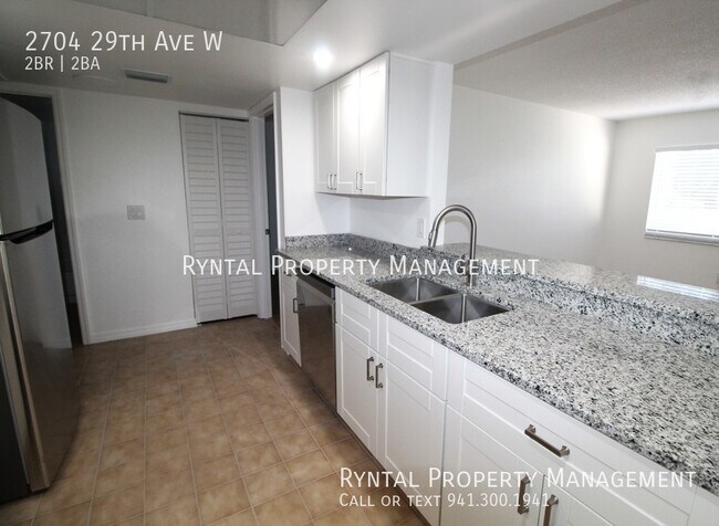Foto del edificio - Recently Renovated 2/2 Condo in Quiet Brad...