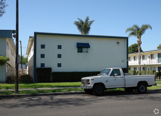 Foto del edificio - 11562 Stuart Dr