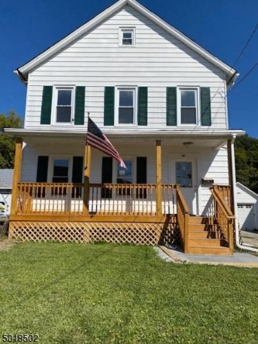 Primary Photo - 30 Clove Ave