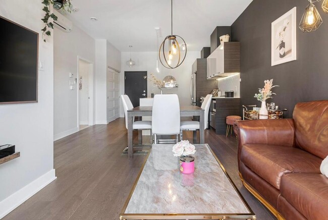 Building Photo - 1400 St Lucien-Paiement