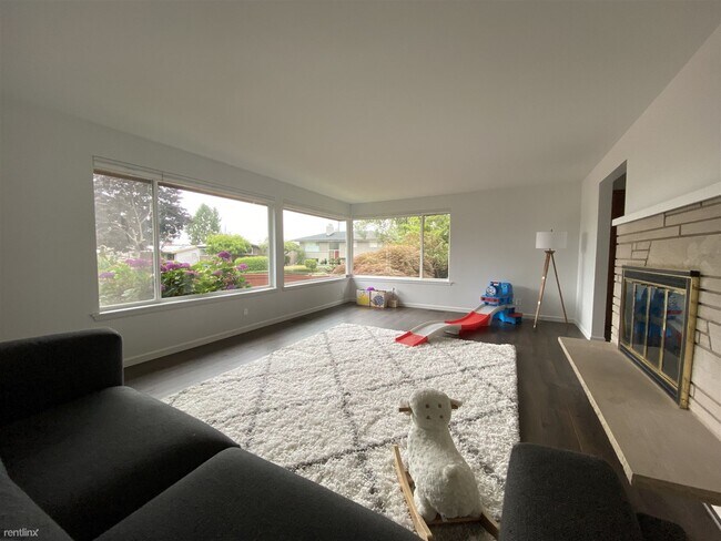 Building Photo - 4 br, 3 bath House - 4601 Lawton Lane West