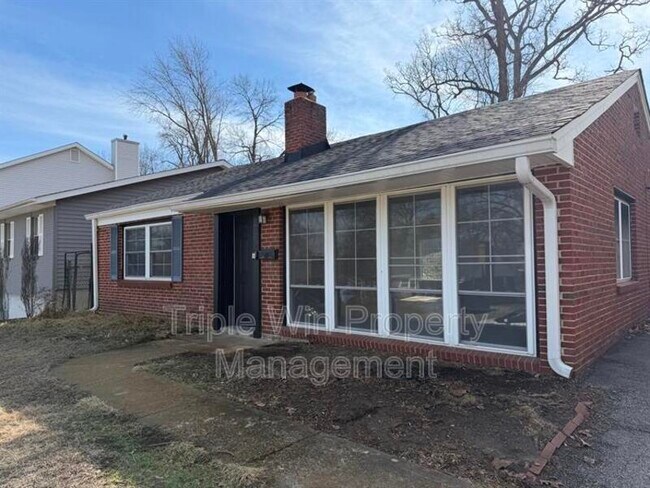 Foto del edificio - 8652 White Ave