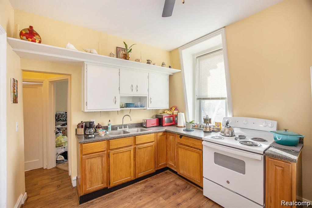 Foto del edificio - 5550 Main St