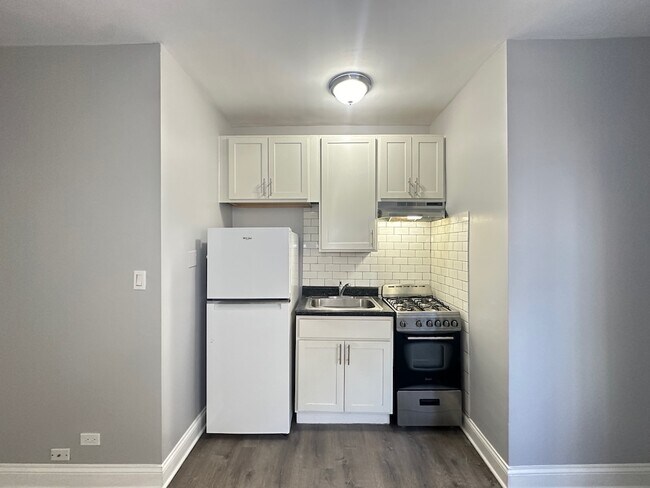 Foto del edificio - 4756 N Maplewood Ave