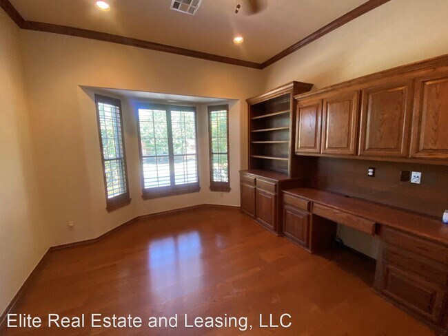 Building Photo - 4 br, 3.5 bath House - 16804 BRADBURY CIRCLE