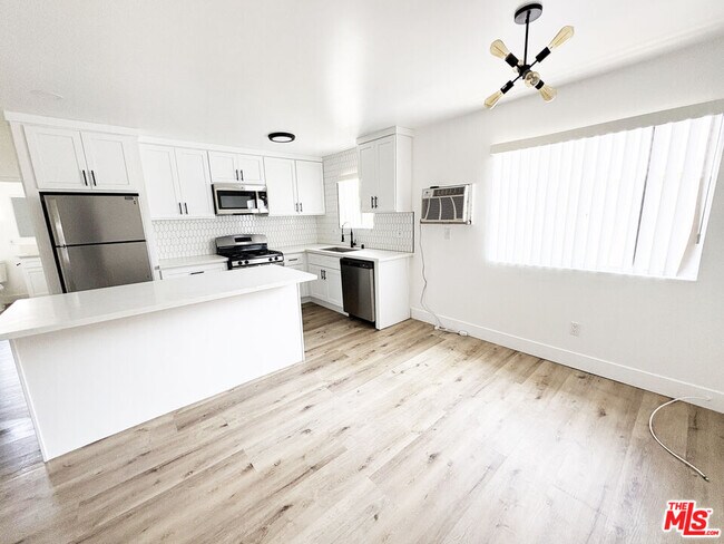 Foto del edificio - 5440 Carlton Way