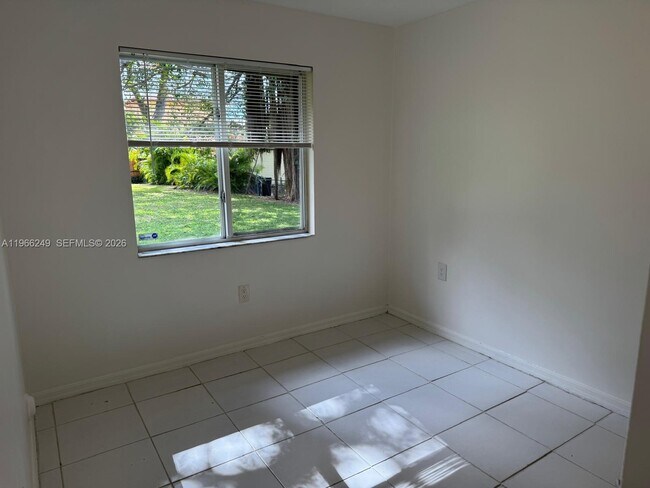 Foto del edificio - 2522 NE 184th Terrace